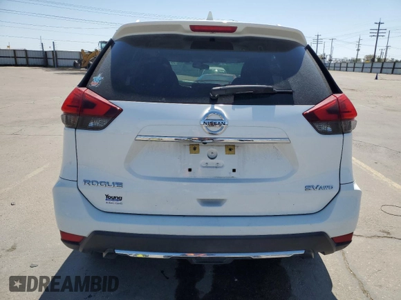 2017 Nissan Rogue SV с VIN KNMAT2MV3HP591375, выставлен на аукционе Copart как лот 55162555 с пробегом 40 192 миль миль и Списание • Salvage title. История ставок и продаж доступна на DreamBid. Изображение 6.