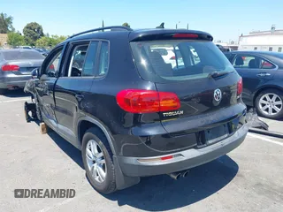 2015 Volkswagen Tiguan SE with VIN WVGAV7AX8FW542393, listed as a IAAI auction lot 42631986 with 132,168 mi miles and . Bid and sale history available at DreamBid. Image 3.