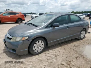 2010 Honda Civic DX-VP z VIN 19XFA1F33AE041729, wystawiony jako Copart lot #61393475 z przebiegiem 180 629 mil mil oraz Czysty tytuł • Clean title. Historia ofert i sprzedaży dostępna na DreamBid. Obrazek 1.
