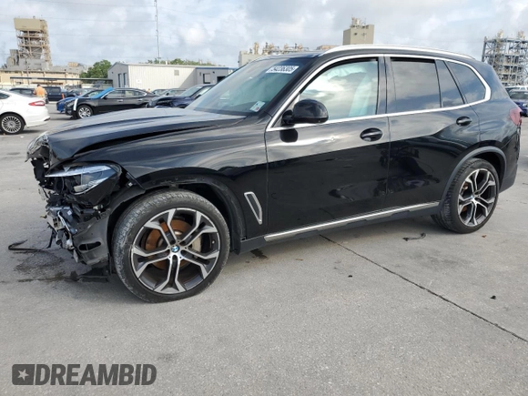 2021 BMW X5 sDrive40i z VIN 5UXCR4C00M9E01511, wystawiony jako Copart lot #54236305 z przebiegiem Nie podano mil oraz Szkoda całkowita • Salvage title. Historia ofert i sprzedaży dostępna na DreamBid. Obrazek 1.