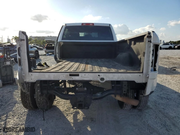 2023 Ram 3500 Tradesman with VIN 3C63RRGL6PG652013, listed as a Copart auction lot 44026575 with 46,943 mi miles and Salvage Title. Bid and sale history available at carsss.com. Image 6.