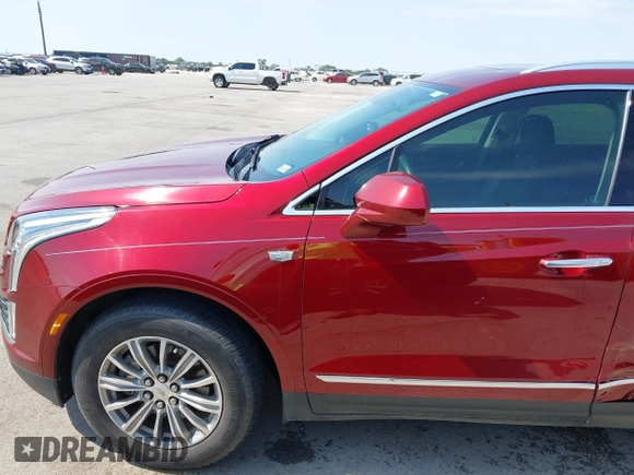 2017 Cadillac XT5 Luxury FWD z VIN 1GYKNBRS4HZ151581, wystawiony jako IAAI lot #42043322 z przebiegiem 120 598 mil mil oraz . Historia ofert i sprzedaży dostępna na DreamBid. Obrazek 18.