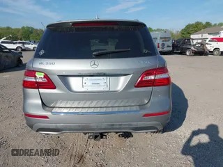 2014 Mercedes-Benz M 350 z VIN 4JGDA5HB3EA335235, wystawiony jako IAAI lot #42150588 z przebiegiem 105 899 mil mil oraz . Historia ofert i sprzedaży dostępna na DreamBid. Obrazek 16.