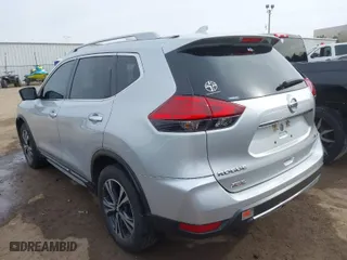 2017 Nissan Rogue SV with VIN 5N1AT2MV5HC870880, listed as a IAAI auction lot 41591726 with 97,627 mi miles. Bid and sale history available at carsss.com. Image 3.