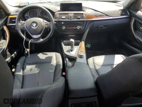 2015 BMW 3 Series 328i xDrive z VIN WBA3B5C55FF961904, wystawiony jako Copart lot #64082185 z przebiegiem 138 006 mil mil oraz Czysty tytuł • Clean title. Historia ofert i sprzedaży dostępna na DreamBid. Obrazek 8.