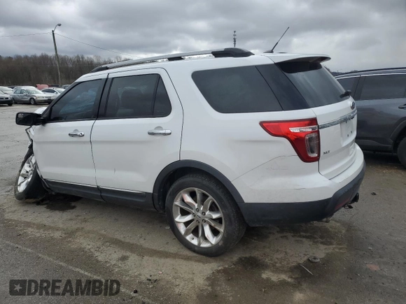 2013 Ford Explorer XLT with VIN 1FM5K7D89DGA76253, listed as a Copart auction lot 50044085 with 239,969 mi miles and Salvage Title. Bid and sale history available at DreamBid. Image 2.