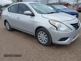 2015 Nissan Versa S Plus with VIN 3N1CN7AP9FL863798, listed as a IAAI auction lot 41738099 with 147,280 mi miles. Bid and sale history available at carsss.com. Image 1.