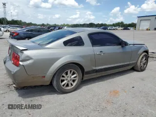 2008 Ford Mustang Deluxe with VIN 1ZVHT80N985139981, listed as a Copart auction lot 62411995 with 235,999 mi miles and Salvage title. Bid and sale history available at DreamBid. Image 3.