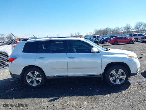 2012 Toyota Highlander Limited with VIN 5TDYK3EH2CS050221, listed as a IAAI auction lot 41663898 with 205,714 mi miles. Bid and sale history available at carsss.com. Image 13.