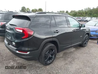 2024 GMC Terrain AT4 z VIN 3GKALYEG9RL140195, wystawiony jako IAAI lot #40476349 z przebiegiem Nie podano mil oraz . Historia ofert i sprzedaży dostępna na DreamBid. Obrazek 4.