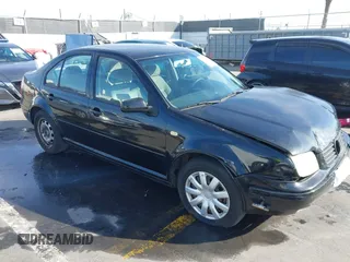 2000 Volkswagen Jetta GLS z VIN 3VWSA29M3YM047424, wystawiony jako IAAI lot #41610862 z przebiegiem 216 902 mil mil oraz . Historia ofert i sprzedaży dostępna na DreamBid. Obrazek 1.