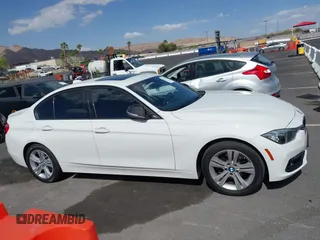 2016 BMW 3 Series 328i z VIN WBA8E9C50GK648594, wystawiony jako IAAI lot #42221766 z przebiegiem 127 590 mil mil oraz . Historia ofert i sprzedaży dostępna na DreamBid. Obrazek 13.