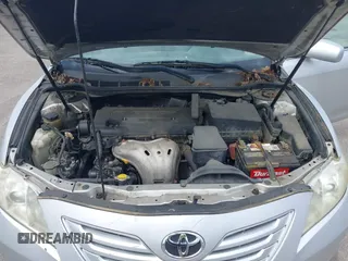 2009 Toyota Camry z VIN 4T1BE46K99U313351, wystawiony jako IAAI lot #42185255 z przebiegiem 331 791 mil mil oraz . Historia ofert i sprzedaży dostępna na DreamBid. Obrazek 10.