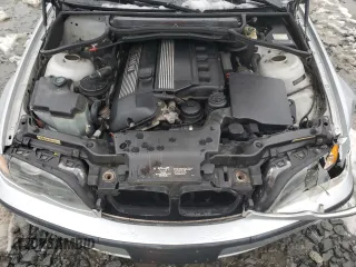 2004 BMW 3 Series 325i with VIN WBAET37464NH04736, listed as a Copart auction lot 44700895 with 219,460 mi miles and Salvage Title. Bid and sale history available at carsss.com. Image 13.