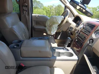 2006 Ford F-150 XLT with VIN 1FTPW14526FA61803, listed as a IAAI auction lot 42062722 with 225,670 mi miles and . Bid and sale history available at carsss.com. Image 5.