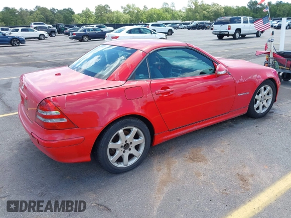 2003 Mercedes-Benz SLK 230 Kompressor z VIN WDBKK49F63F284252, wystawiony jako IAAI lot #42307320 z przebiegiem 180 893 mil mil oraz . Historia ofert i sprzedaży dostępna na DreamBid. Obrazek 4.