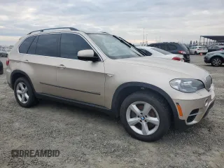 2013 BMW X5 xDrive50i z VIN 5UXZV8C50D0C15786, wystawiony jako Copart lot #45187975 z przebiegiem 132 344 mil mil oraz Czysty tytuł • Clean title. Historia ofert i sprzedaży dostępna na DreamBid. Obrazek 4.