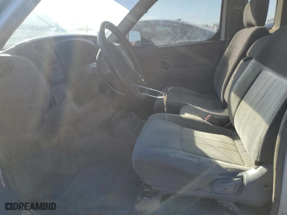 2000 Nissan Frontier 2WD XE with VIN 1N6DD26S0YC401257, listed as a Copart auction lot 46165235 with 369,884 mi miles and Salvage Title. Bid and sale history available at carsss.com. Image 7.