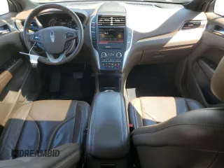 2015 Lincoln MKC z VIN 5LMCJ1A94FUJ47221, wystawiony jako Copart lot #55670615 z przebiegiem 143 926 mil mil oraz Szkody całkowita. Historia ofert i sprzedaży dostępna na DreamBid. Obrazek 8.