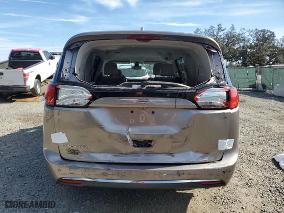 2017 Chrysler Pacifica Touring-L with VIN 2C4RC1BG6HR613854, listed as a Copart auction lot 84340444 with 129,587 mi miles and Salvage Title. Bid and sale history available at carsss.com. Image 6.