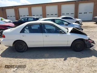 1993 Honda Civic DX z VIN 1HGEG8542PL038710, wystawiony jako IAAI lot #41956929 z przebiegiem 218 360 mil mil oraz . Historia ofert i sprzedaży dostępna na DreamBid. Obrazek 13.