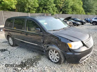 2015 Chrysler Town & Country Touring with VIN 2C4RC1BG1FR726141, listed as a Copart auction lot 65865434 with 81,233 mi miles and Salvage Title. Bid and sale history available at DreamBid. Image 4.