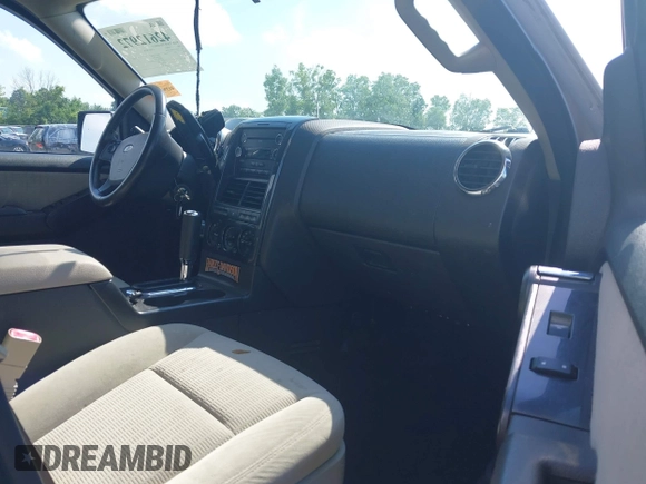 2008 Ford Explorer XLT z VIN 1FMEU73E98UA92588, wystawiony jako IAAI lot #42612972 z przebiegiem 194 059 mil mil oraz . Historia ofert i sprzedaży dostępna na DreamBid. Obrazek 5.