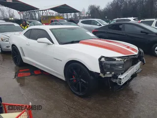 2014 Chevrolet Camaro LT z VIN 2G1FC1E3XE9121389, wystawiony jako IAAI lot #41070570 z przebiegiem 172 852 mil mil oraz . Historia ofert i sprzedaży dostępna na DreamBid. Obrazek 1.
