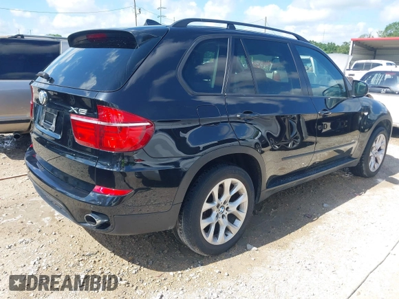2011 BMW X5 35i z VIN 5UXZV4C56BL410499, wystawiony jako IAAI lot #42117697 z przebiegiem 158 233 mil mil oraz . Historia ofert i sprzedaży dostępna na DreamBid. Obrazek 4.