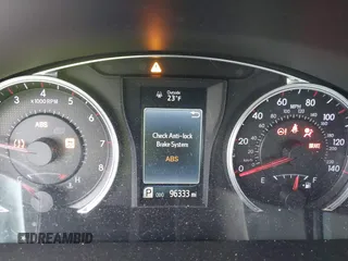2017 Toyota Camry XLE z VIN 4T1BF1FK8HU385300, wystawiony jako IAAI lot #41088486 z przebiegiem 96 333 mil mil oraz . Historia ofert i sprzedaży dostępna na DreamBid. Obrazek 7.