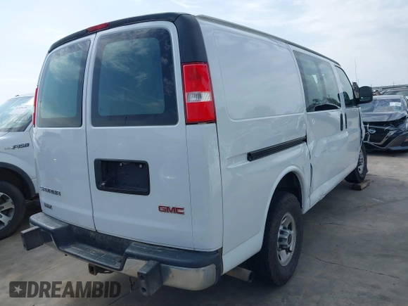 2019 GMC Savana Cargo with VIN 1GTW7AFGXK1220517, listed as a IAAI auction lot 41547025 with 131,264 mi miles. Bid and sale history available at carsss.com. Image 4.