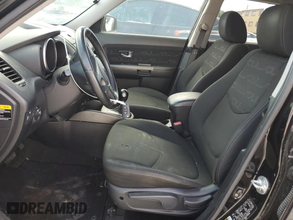 2013 Kia Soul + z VIN KNDJT2A64D7534190, wystawiony jako Copart lot #57586195 z przebiegiem Nie podano mil oraz Szkoda całkowita • Salvage title. Historia ofert i sprzedaży dostępna na DreamBid. Obrazek 7.