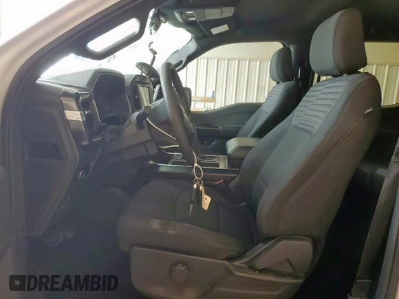 2023 Ford F-150 XL z VIN 1FTEW1EP4PKF14142, wystawiony jako Copart lot #58087565 z przebiegiem 41 770 mil mil oraz Czysty tytuł • Clean title. Historia ofert i sprzedaży dostępna na DreamBid. Obrazek 7.