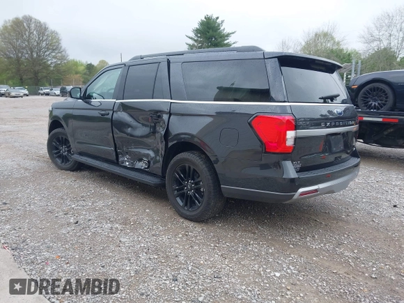 2024 Ford Expedition Max XLT with VIN 1FMJK1H82REA17635, listed as a IAAI auction lot 41961871 with 18,344 mi miles and . Bid and sale history available at DreamBid. Image 3.