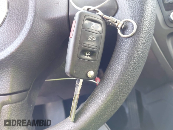 2011 Volkswagen Jetta SE с VIN 3VWDZ7AJ7BM386016, выставлен на аукционе IAAI как лот 42709416 с пробегом 156 890 миль миль и . История ставок и продаж доступна на DreamBid. Изображение 11.