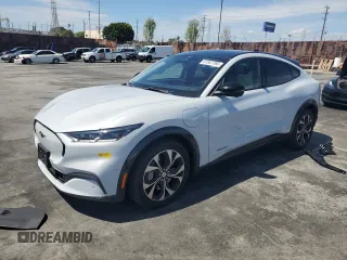 2022 Ford Mustang Mach-E Premium z VIN 3FMTK3RM6NMA24110, wystawiony jako Copart lot #51347765 z przebiegiem 26 517 mil mil oraz Szkoda całkowita • Salvage title. Historia ofert i sprzedaży dostępna na DreamBid. Obrazek 1.