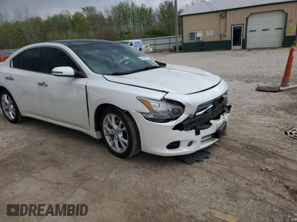 2014 Nissan Maxima SV z VIN 1N4AA5AP0EC439334, wystawiony jako Copart lot #54109875 z przebiegiem 131 592 mil mil oraz Szkoda całkowita • Salvage title. Historia ofert i sprzedaży dostępna na DreamBid. Obrazek 4.
