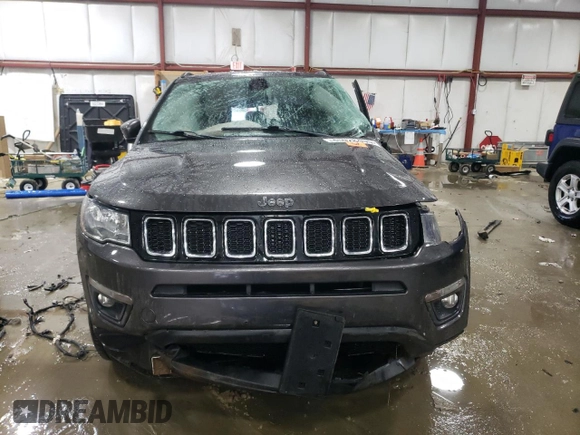 2020 Jeep Compass Latitude with VIN 3C4NJDBB9LT104454, listed as a Copart auction lot 45028405 with 60,115 mi miles and Salvage title. Bid and sale history available at DreamBid. Image 5.