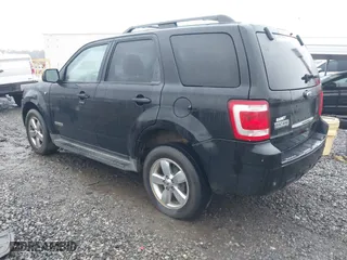 2008 Ford Escape Limited with VIN 1FMCU04118KD57249, listed as a IAAI auction lot 41739979 with 177,598 mi miles. Bid and sale history available at carsss.com. Image 3.