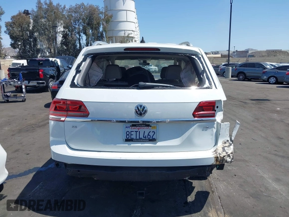 2018 Volkswagen Atlas SE with VIN 1V2DR2CA3JC580575, listed as a IAAI auction lot 41939880 with 66,526 mi miles and . Bid and sale history available at DreamBid. Image 17.