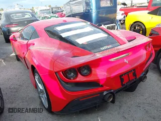 2022 Ferrari F8 с VIN ZFF92LLA3N0279959, выставлен на аукционе IAAI как лот 40522256 с пробегом Не указан миль и . История ставок и продаж доступна на DreamBid. Изображение 3.