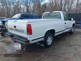 1996 Chevrolet Silverado 1500 with VIN 1GCEC14M5TZ100322, listed as a IAAI auction lot 41785244 with 181,476 mi miles and . Bid and sale history available at DreamBid. Image 4.
