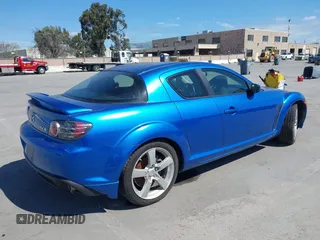 2005 Mazda RX-8 z VIN JM1FE17NX50157626, wystawiony jako IAAI lot #41885669 z przebiegiem 106 835 mil mil oraz . Historia ofert i sprzedaży dostępna na DreamBid. Obrazek 4.