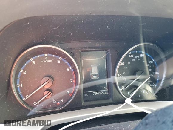 2018 Toyota RAV4 XLE with VIN JTMWFREV1JJ723577, listed as a Copart auction lot 41850475 with 79,412 mi miles and Salvage Title. Bid and sale history available at DreamBid. Image 9.
