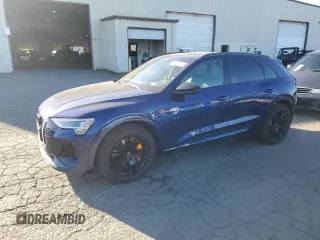 2023 Audi e-tron Chronos с VIN WA1VABGE5PB010922, выставлен на аукционе Copart как лот 51646474 с пробегом 17 867 миль миль и . История ставок и продаж доступна на DreamBid. Изображение 1.