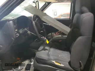 2004 Chevrolet Blazer LS z VIN 1GNCT18X34K143280, wystawiony jako Copart lot #50494785 z przebiegiem Nie podano mil oraz Szkoda całkowita • Salvage title. Historia ofert i sprzedaży dostępna na DreamBid. Obrazek 7.