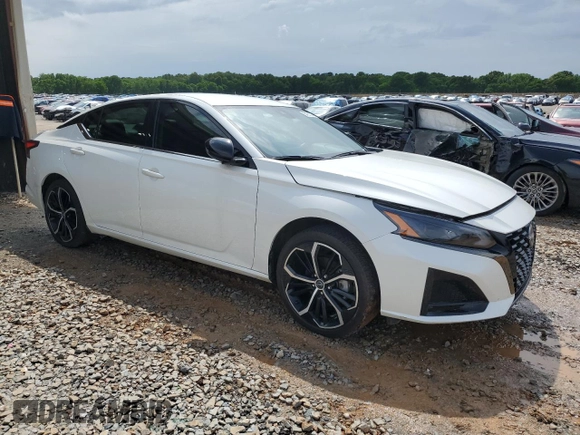 2024 Nissan Altima SR with VIN 1N4BL4CVXRN403259, listed as a Copart auction lot 54553145 with 16,198 mi miles and Salvage title. Bid and sale history available at DreamBid. Image 4.