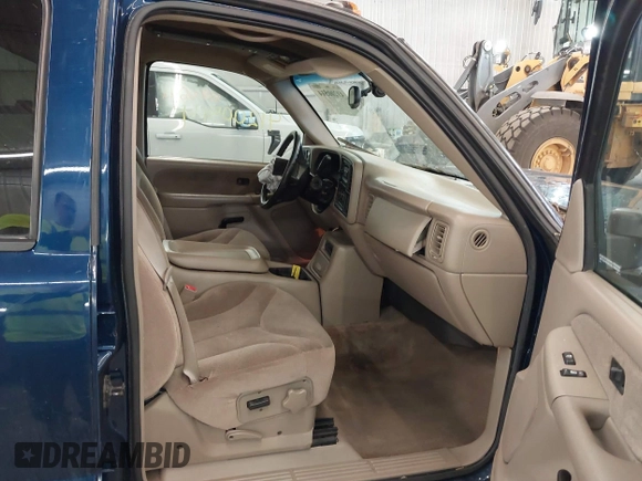 2002 GMC Sierra 2500HD SLE with VIN 1GTHK23192F157362, listed as a IAAI auction lot 41200514 with 145,273 mi miles. Bid and sale history available at carsss.com. Image 5.
