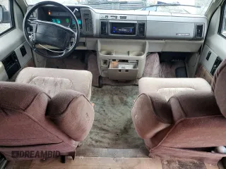 1995 Chevrolet Astro Cargo with VIN 1GBDM19W6SB190112, listed as a Copart auction lot 85621074 with 111,436 mi miles and Clean Title. Bid and sale history available at carsss.com. Image 8.