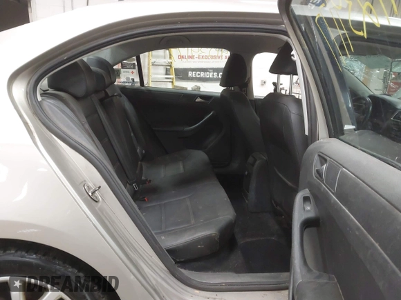 2012 Volkswagen Jetta Sedan SE w/Convenience & Sunroof PZEV with VIN 3VWBP7AJ0CM128368, listed as a IAAI auction lot 41239177 with 332,125 mi miles. Bid and sale history available at carsss.com. Image 8.